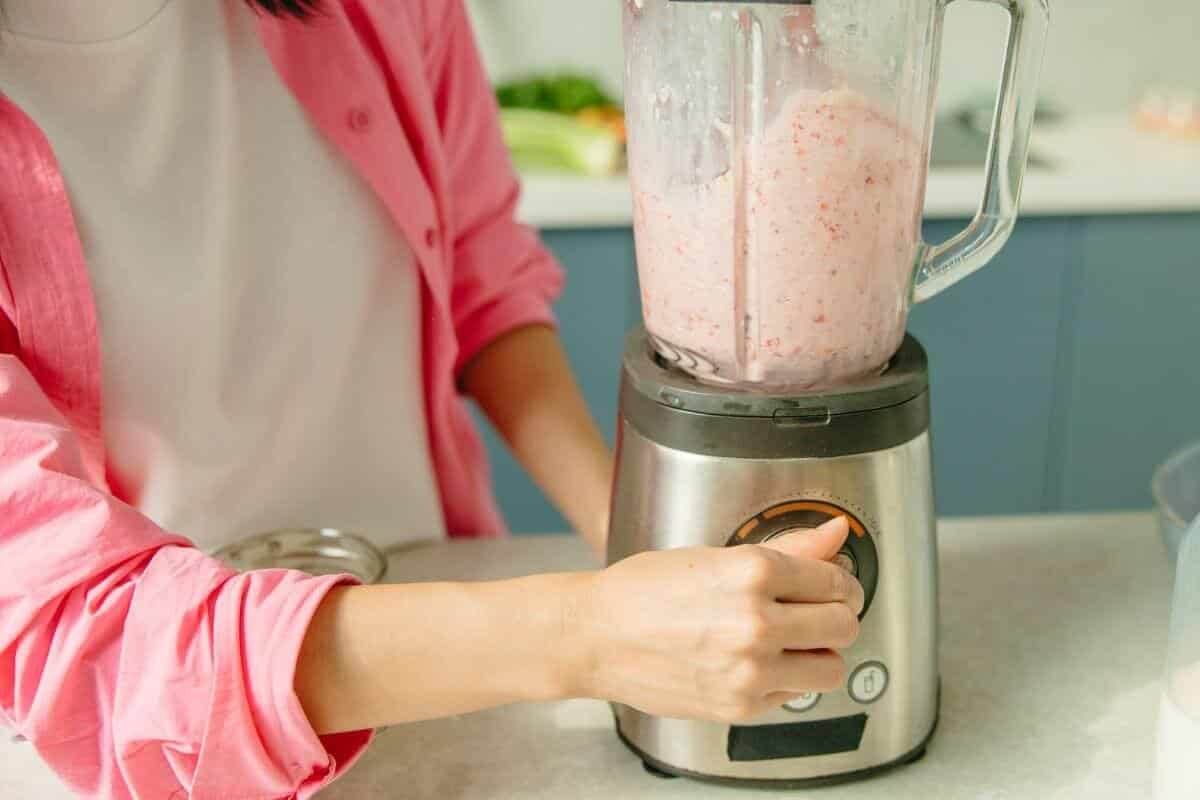 how-to-get-smell-out-of-blender-quick-and-easy-steps-2023